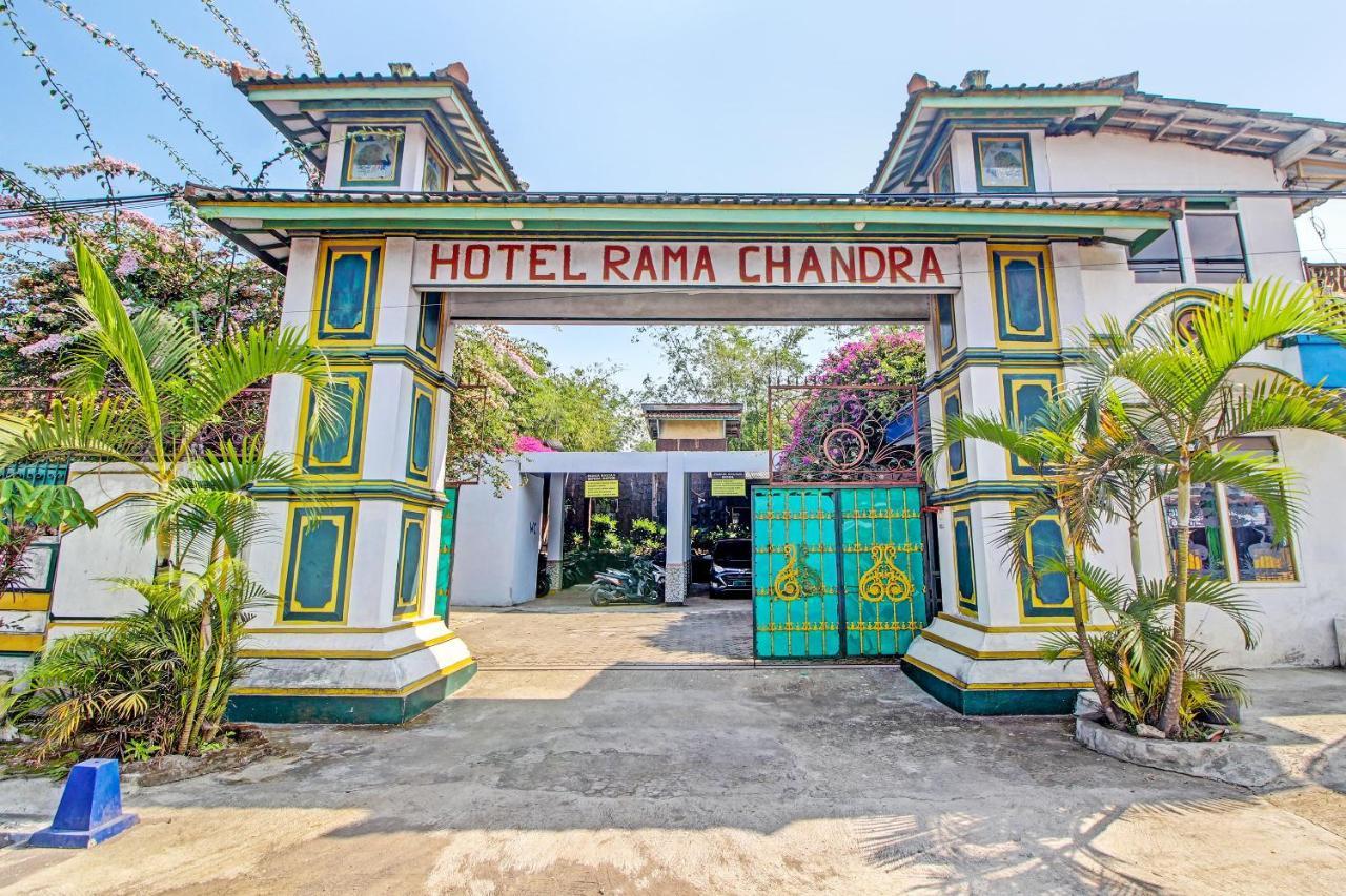 Spot On 91694 Hotel Rama Chandra Temanggung Exteriér fotografie